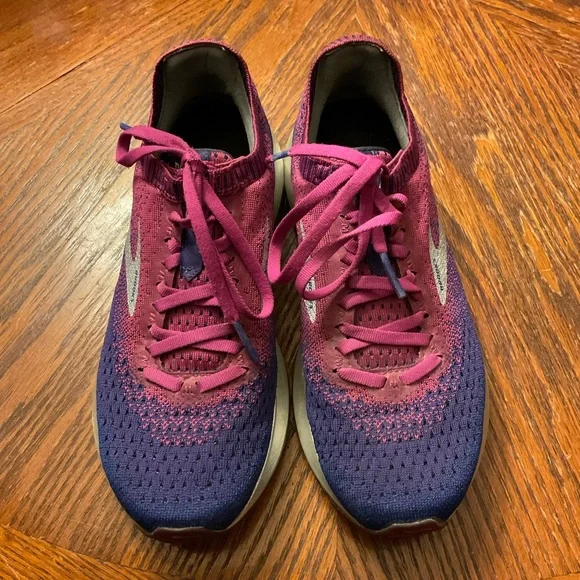 Brooks Levitate 2 DNA AMP Violet Blue Pink & Silver Sharp Running Shoes! - Picture 3 of 16